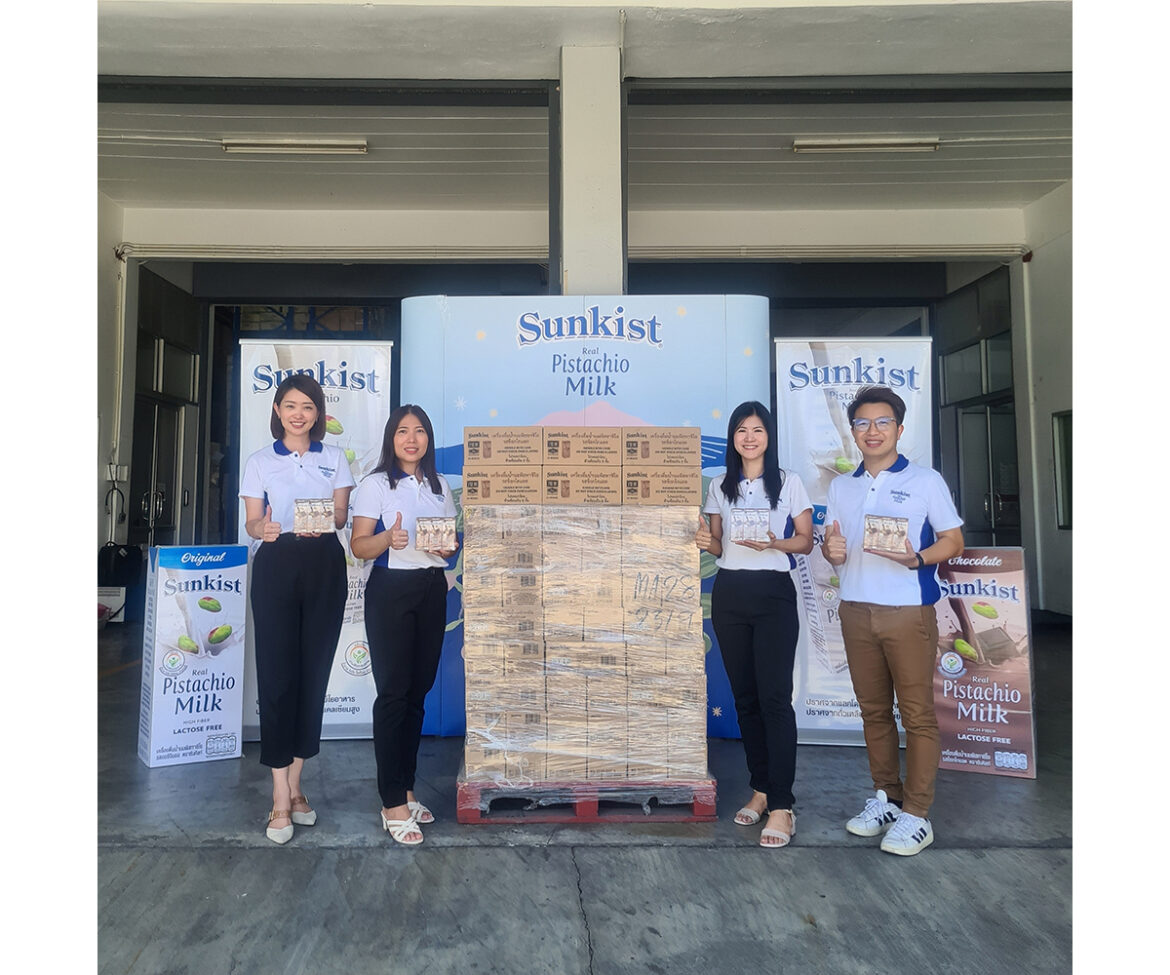 ซันคิสท์ ร่วมกับ บิ๊กซี มอบผลิตภัณฑ์นมแก่เด็กและเยาวชน