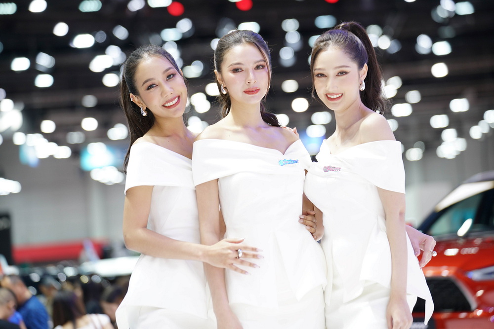 เกินต้าน… พริตตี้งาน BIG MOTOR SALE 2024 สวยฉ่ำไม่แพ้รถ
