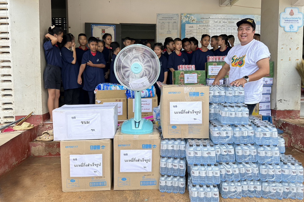 “คนไทยไม่เคยทิ้งกัน” SPIRIT 4×4 ให้กำลังใจผู้ประสบภัยน้ำท่วม จังหวัดน่าน