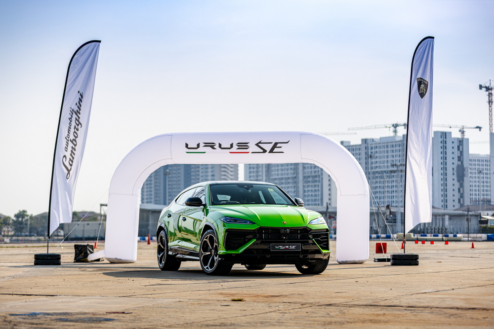 DARE TO LIVE MORE: LAMBORGHINI URUS SE REDEFINES LUXURY SUPER SUV DYNAMIC DRIVE EXPERIENCE