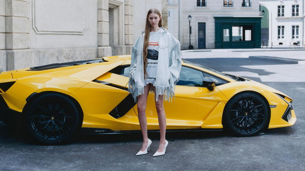 Balenciaga x Lamborghini แฟชั่นอาวองต์การ์ดจับมือซูเปอร์คาร์ระดับตำนาน
