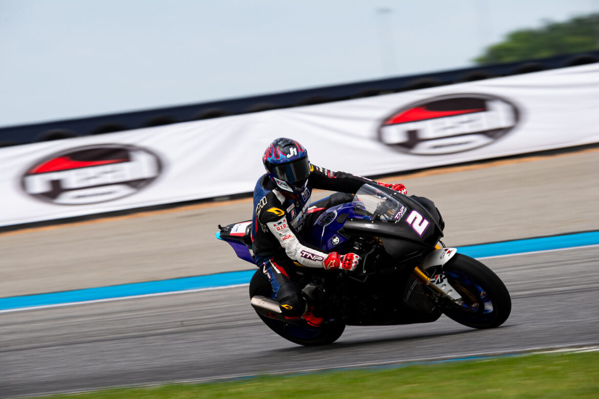 บิดกระหึ่ม! NEXZTER BRIC Superbike เปิดฉาก “พรี-ซีซั่น” แฟนๆเตรียมพบ “โอม ภวัต-เซียนหรั่ง” ร่วมสร้างปรากฎการณ์มอเตอร์สปอร์ตไทย