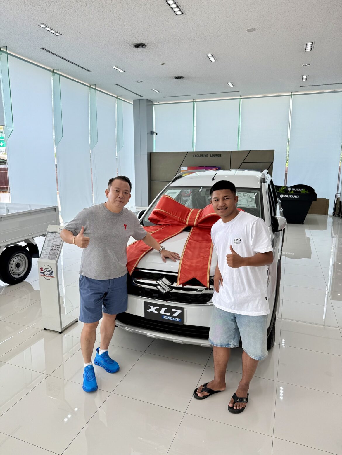 สกู๊ปข่าวสั้น: “รถถัง จิตรเมืองนนท์” เลือก SUZUKI XL7 ต้อนรับทายาทคนแรก!