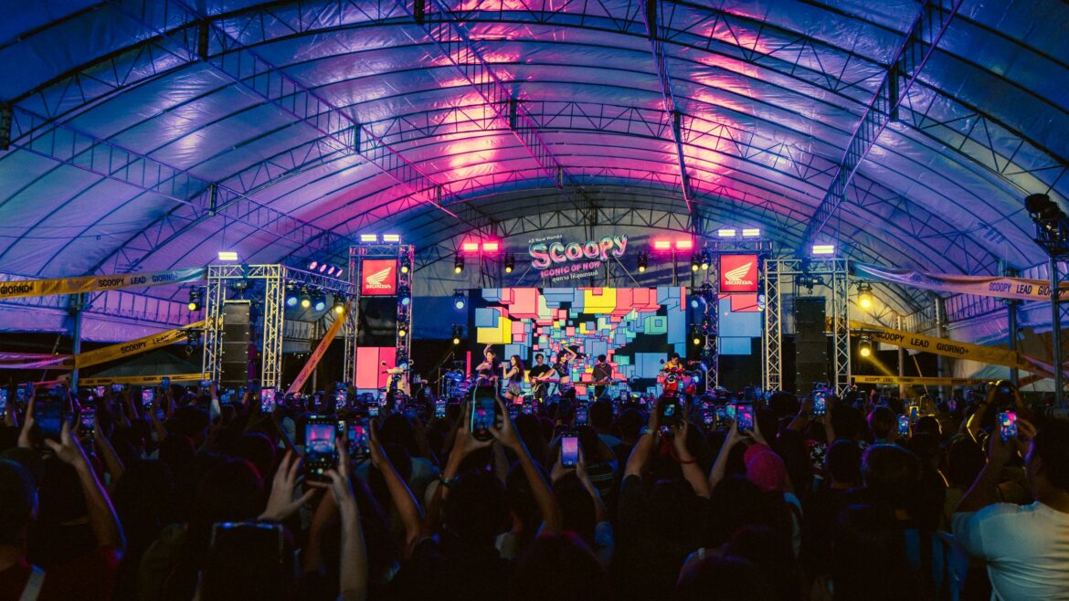 รถจักรยานยนต์ฮอนด้า เสิร์ฟความสนุกในงาน “SCOOPY iCONiC TOWN” หนุ่มสาวชาวเหนือม่วนจอยแน่น ณ ลานเซ็นทรัลเฟสติวัล เชียงใหม่ 