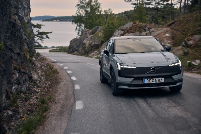The New Volvo EX30 Cross Country เปิดตัวแล้วที่ประเทศไทย ยนตรกรรมไฟฟ้าที่พร้อมพาคุณก้าวข้ามกรอบเดิม ๆ อย่างมีสไตล์