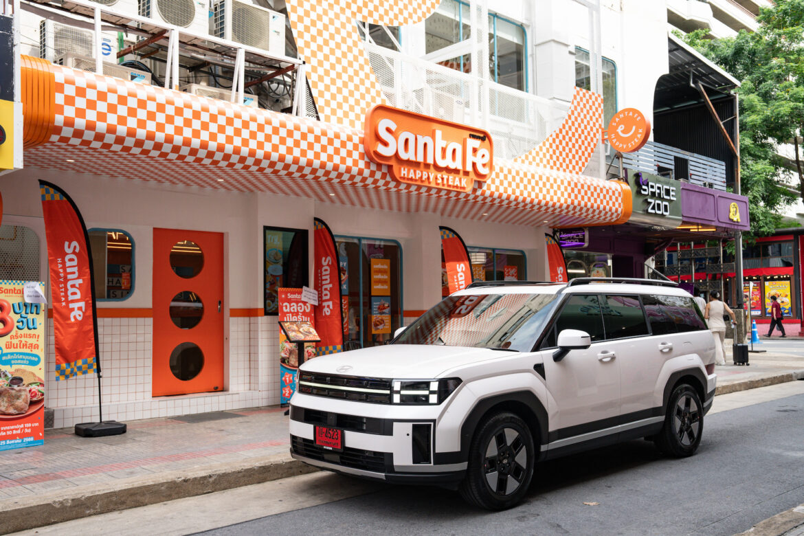 ฮุนไดขยายเวลาแห่งความสุขของครอบครัว กับแคมเปญ Hyundai Drive with Mom ทดลองขับรับ Gift Voucher จาก Santa Fe Happy Steak พร้อมจอยคาราวานส่งยิ้มกับร้านสเต๊กอารมณ์ดีใจกลางเมือง