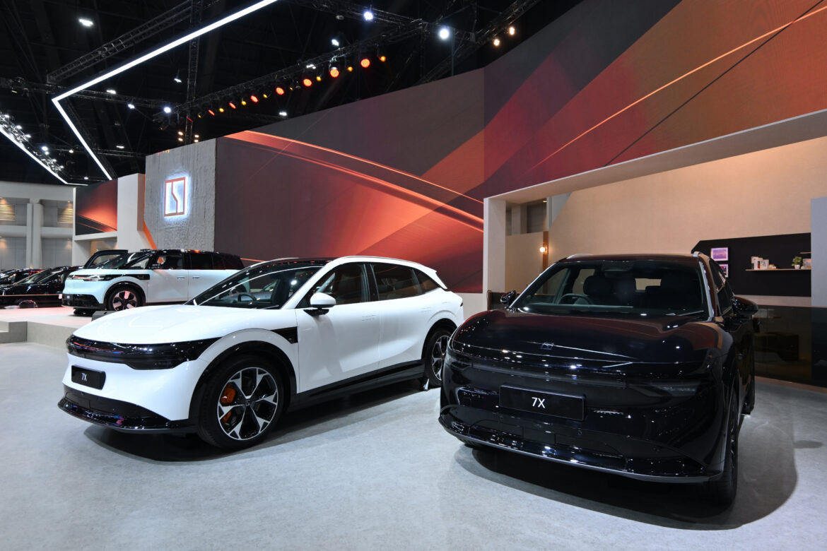 ยลโฉม ZEEKR Mix มินิแวนไฟฟ้าสุดล้ำและ ZEEKR 009 GRAND อัลตราลักชูรีเอ็มพีวีที่ให้คำนิยามมากกว่าความหรูหรา งานศิลป์ชิ้นเอกที่พร้อมให้คุณสัมผัส ภายในงาน Thailand International Motor Expo 2025