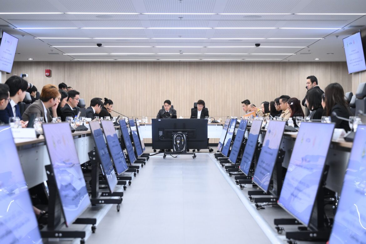 ไชยชนก’ นำทัพ ‘ดีอี’ ปลดล็อก รย.17–18 อัดเงินช่วยสูงสุด 2 หมื่น/คน ดันไรเดอร์กว่า 2 แสนรายเข้าสู่ระบบ ถูกต้อง เป็นธรรม