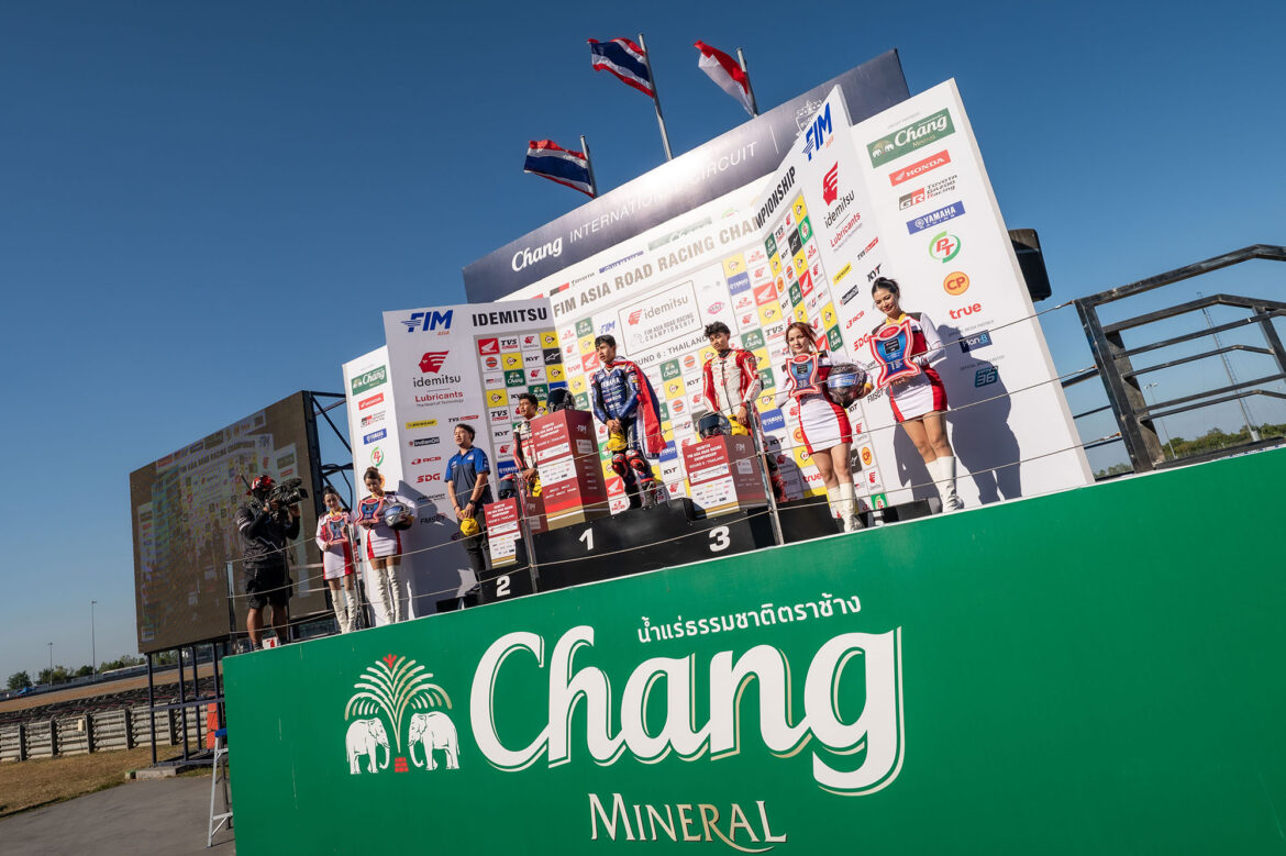  “โฮมเรซประวัติศาสตร์! นักบิดไทยเหมาแชมป์ทุกรุ่น ‘ชิพ-มิกซ์-ไอเดีย-เติ้ล’ ยืนโพเดี้ยมที่ 1 ปิดฉาก เอเชีย โร้ด เรซซิ่ง 2025 อย่างยิ่งใหญ่