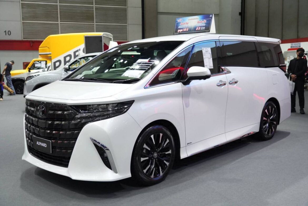 ตลาดรถยนต์เดือนพฤศจิกายน ยอดขาย 51,044 คัน เพิ่มขึ้น 20.6% โตโยต้ายังครองแชมป์ยอดขายอันดับหนึ่ง ด้วยส่วนแบ่งตลาดรวม 11 เดือนแรกที่ 37.6% ยอดจอง Motor Expo 2025 หนุนยอดขายส่งท้ายปี