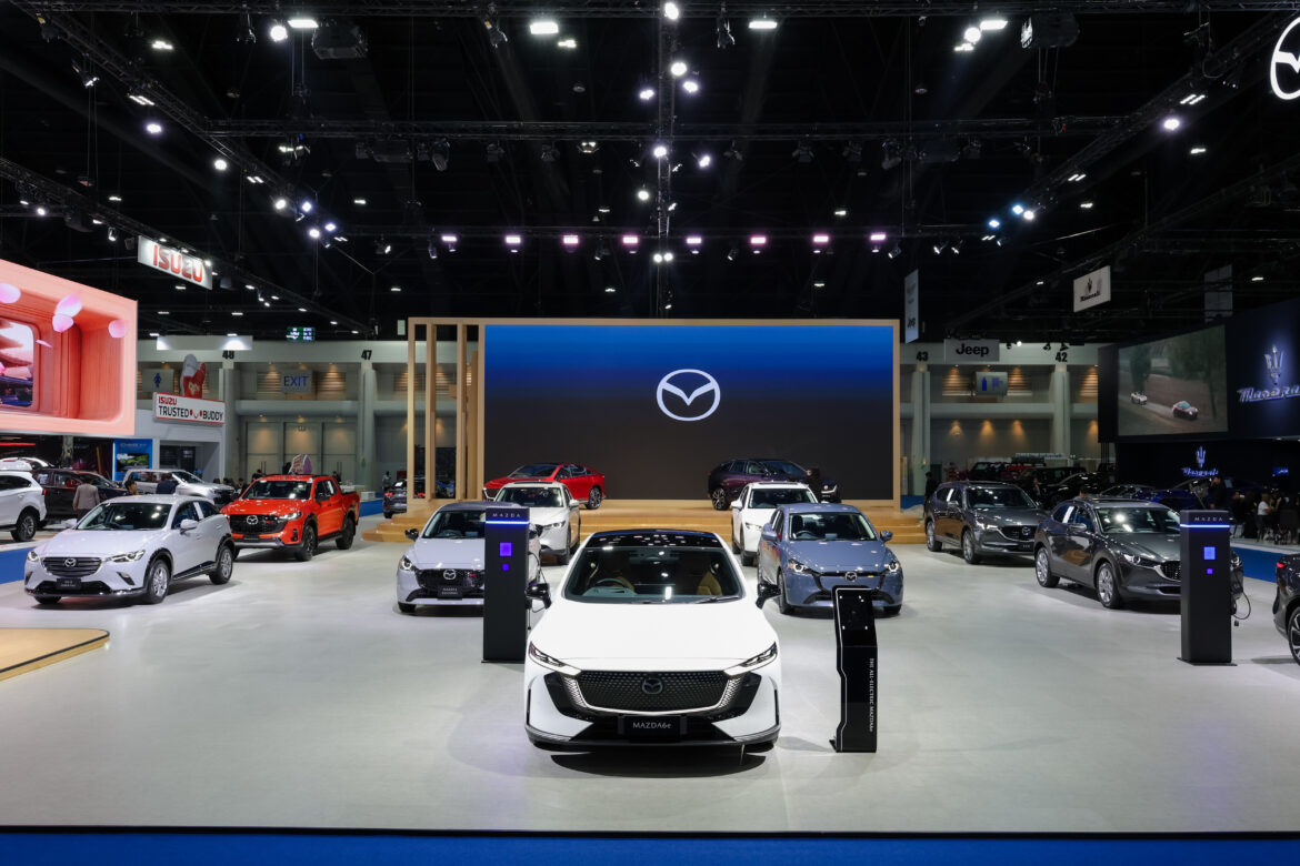 มาสด้ามอบสิทธิพิเศษสำหรับลูกค้า MAZDA6e PREMIERE PACKAGE จัดกิจกรรมสุดเอ็กซ์คลูซีฟพร้อมมอบของขวัญที่บูธมาสด้า ในงาน มอเตอร์ โชว์