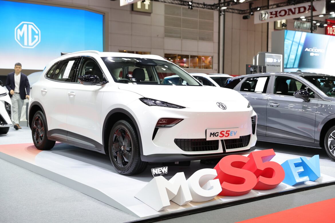 เอ็มจี สร้างผลงานโดดเด่นทั่วโลก นำ SAIC MOTOR CORPORATION ขึ้นแท่นกลุ่มผู้ผลิตรถยนต์จีนรายแรก ยอดส่งมอบสะสมทะลุ 100 ล้านคัน