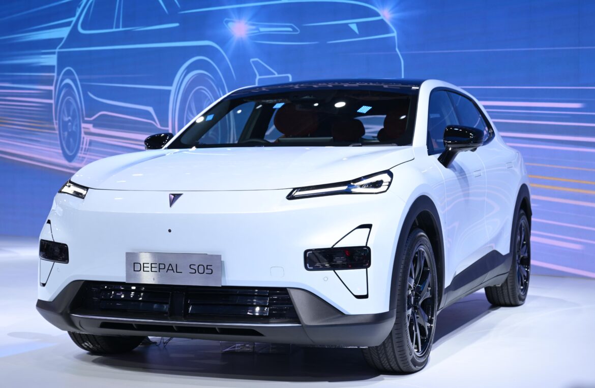 CHANGAN ฉลองครบรอบ 1 ปี โรงงานฉางอาน ออโตโมบิล ระยอง พร้อมสร้างความสำเร็จอีกขั้น ผลิตรถยนต์ครบ 20,000 คัน ตอกย้ำบทบาทไทยในฐานะ ฮับแห่งการผลิตและส่งออกสำคัญระดับโลก