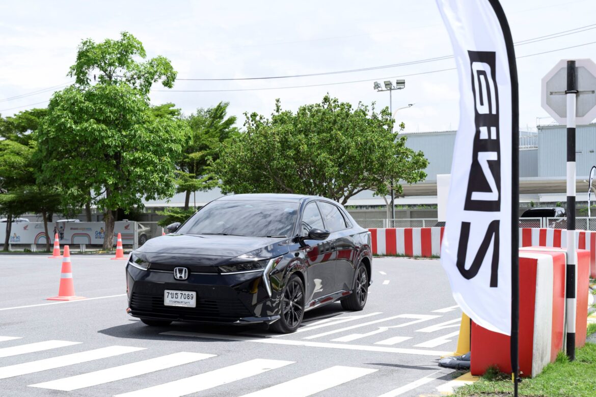 ฮอนด้า จัดกิจกรรม “Honda e:N2 Exclusive Test Drive” เปิดประสบการณ์ขับขี่สุดเร้าใจ บนสเตชันทดสอบสุดพิเศษ พิสูจน์สมรรถนะเต็มขั้นของ EV ที่เข้าใจผู้ใช้งานอย่างแท้จริง
