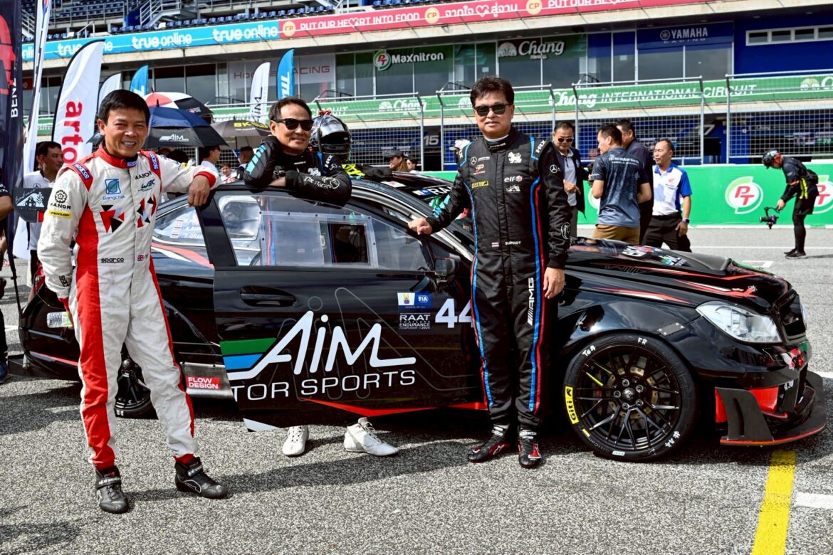  “Tor Graves หวนคืนสนามแข่งในรอบ 10 ปี ประเดิมศึก RAAT Thailand Endurance Championship 2026 กับทีม AIM MOTOR SPORTS”