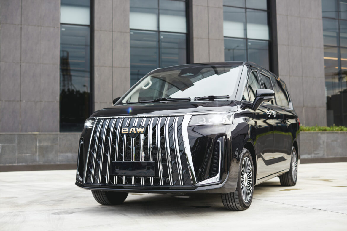 NEX เสริมทัพ EV เปิดตัว BAW M8 Flagship  เจาะตลาดครอบครัวและองค์กรยุคใหม่