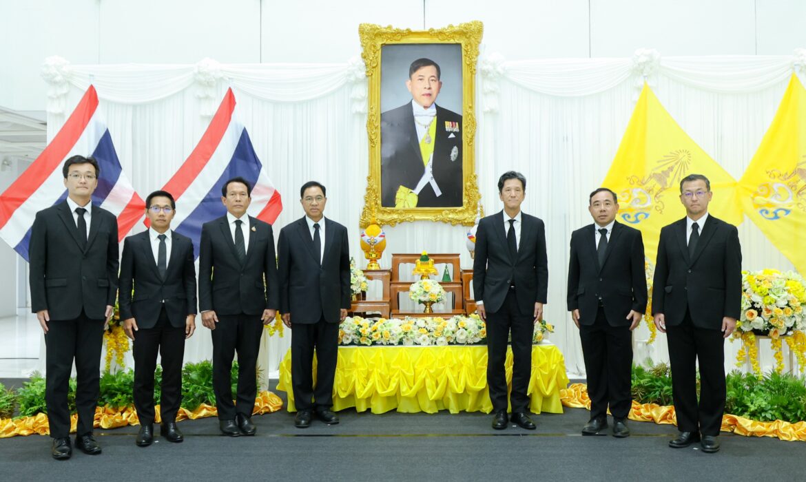  คณะผู้บริหารและพนักงาน บริษัท โตโยต้า มอเตอร์ ประเทศไทย จำกัด  จัดพิธีถวายพระพรชัยมงคลแด่พระบาทสมเด็จพระเจ้าอยู่หัว เนื่องในโอกาสวันเฉลิมพระชนมพรรษา