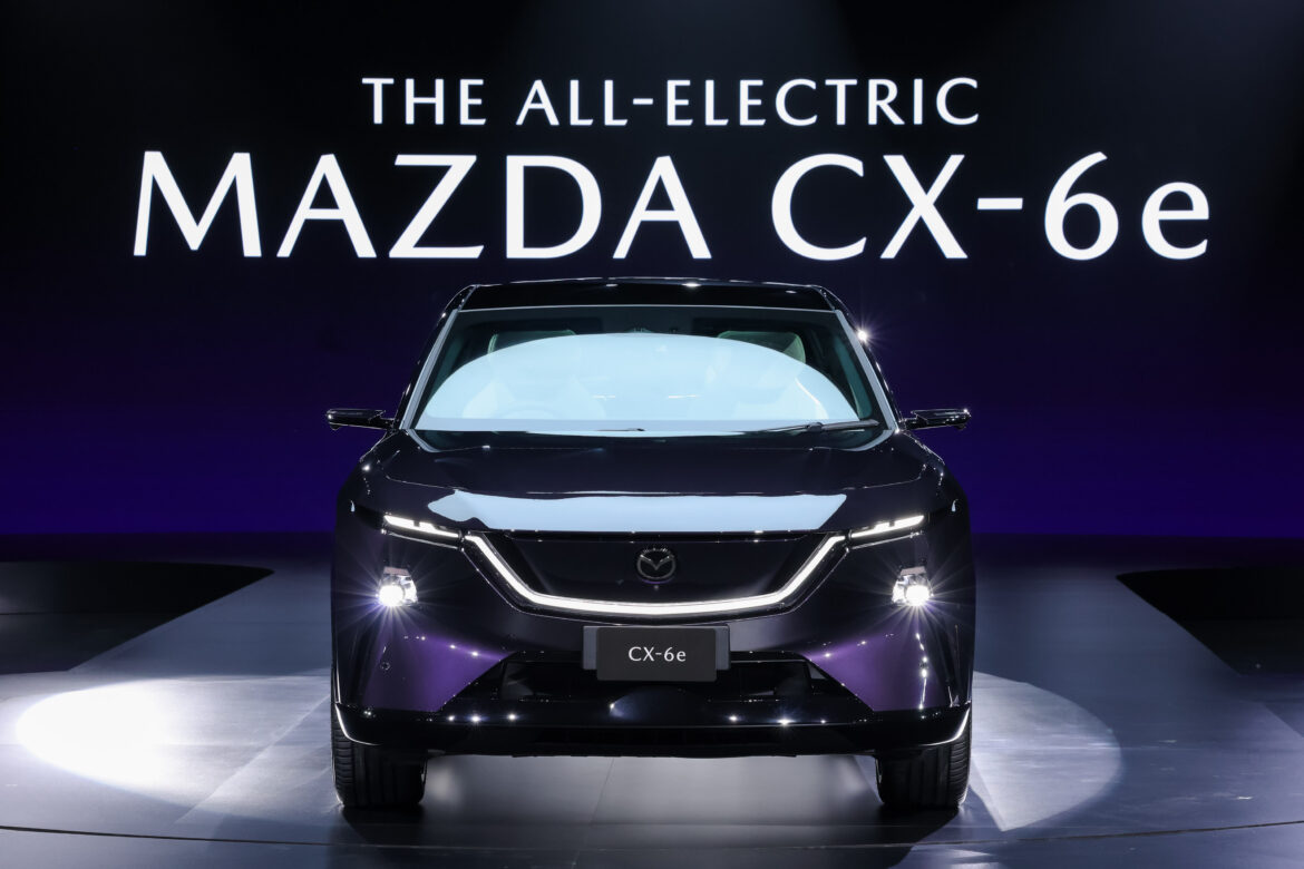 มาสด้าเปิดตัว THE ALL-ELECTRIC MAZDA CX-6eรถไฟฟ้าอเนกประสงค์อัจฉริยะสำหรับครอบครัวถ่ายทอดเอกลักษณ์มาสด้าในยุคอีวีได้อย่างลงตัว